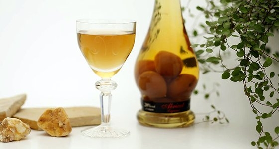 Plum Wine with Ripe Plums / 完熟梅の梅酒